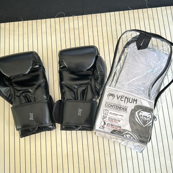 Boxing gloves - Picture 4 of 4